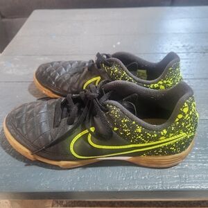 Kids us 3y Nike shoe